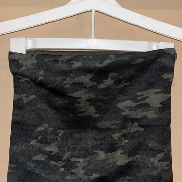 SPANX deep army green camouflage leggings size medium - Picture 5 of 6